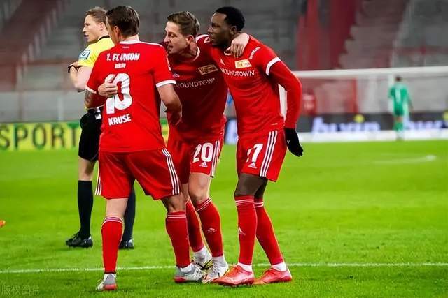 哈特20+19+10尼克斯大胜76人 步行者力克雷霆