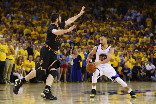 莱万本赛季18场20球 连续14个赛季进球20+